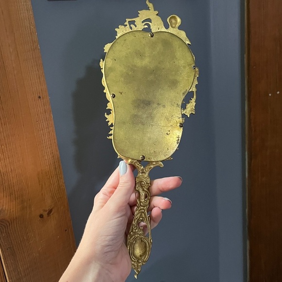 Antique Brass Vanity Mirror with Cover - Picture 4 of 16